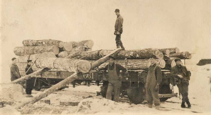 Loading Logs at Summit City